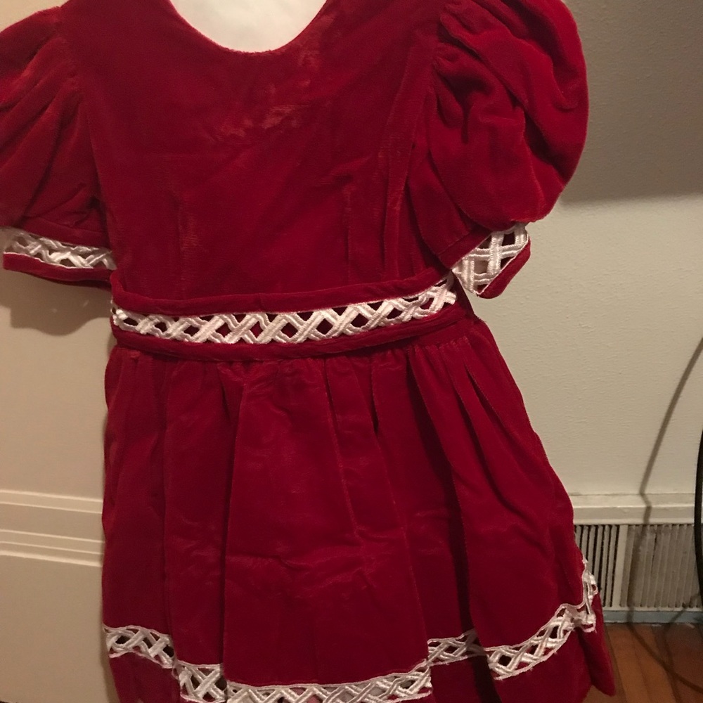 red little girl’s dress size 4T & 6T with caps